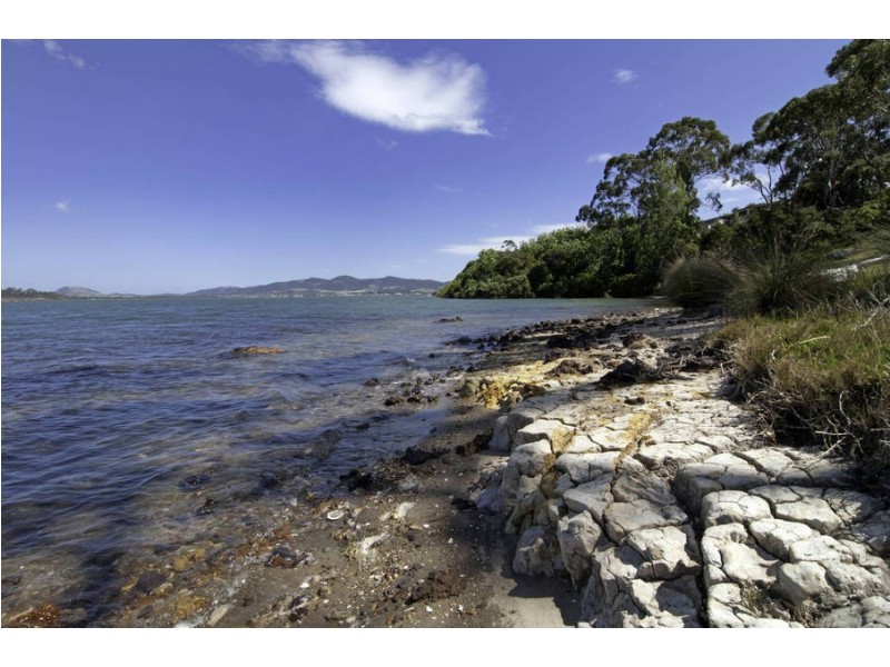 491 Shark Point Road, Penna TAS 7171
