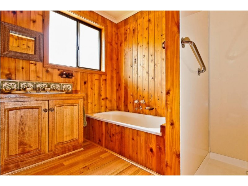 5 Nottingham Court, Lindisfarne TAS 7015