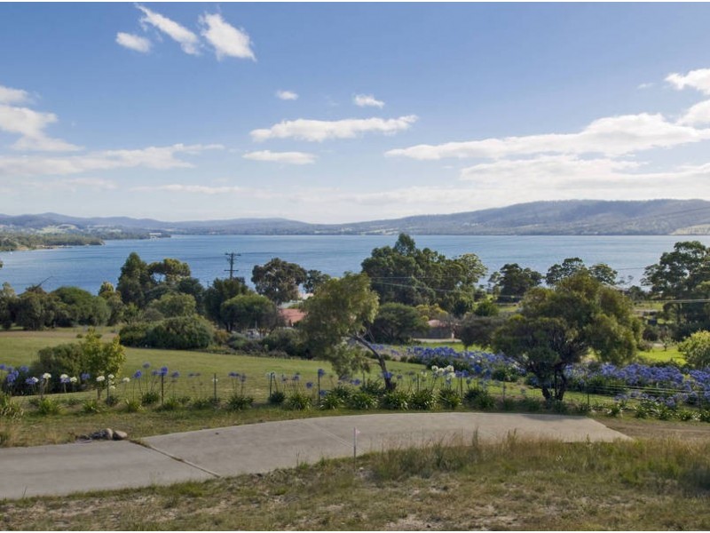 114 Old Station Road, Coningham TAS 7054