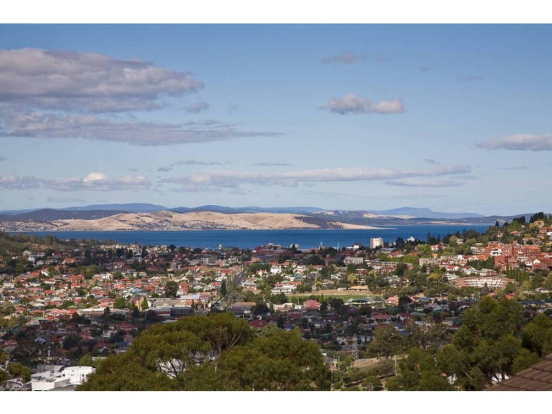 1/110 Amy Street, West Moonah TAS 7009