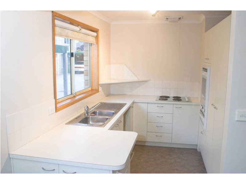 2/11 Beach Road, Bellerive TAS 7018