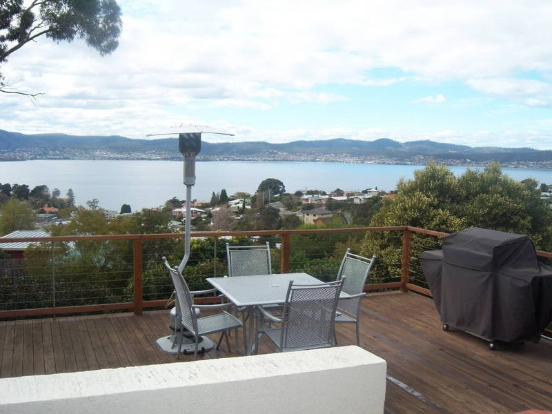485 Churchill Ave, Sandy Bay TAS 7005