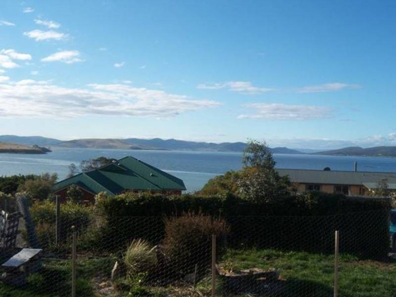 5 Meadows Place, Opossum Bay TAS 7023