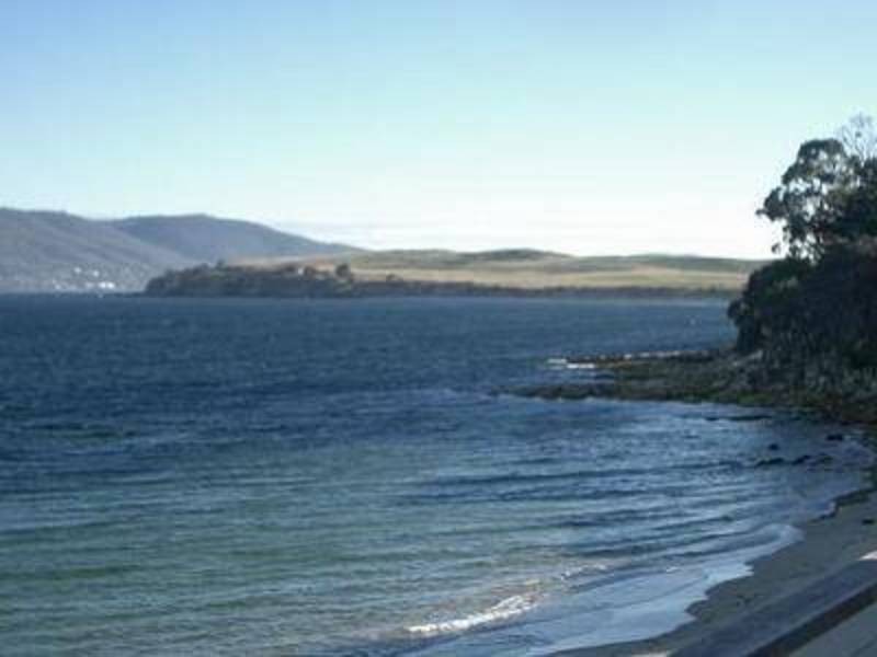 74 Spitfarm Road, Opossum Bay TAS 7023