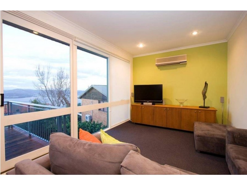 16 Invercargill Road, Mount Nelson TAS 7007