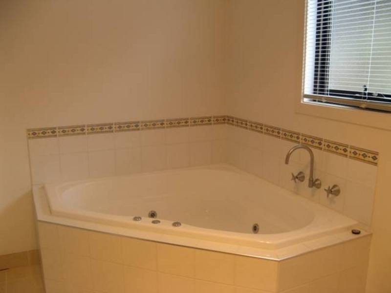 1/75 Hillcrest Road, Tolmans Hill TAS 7007