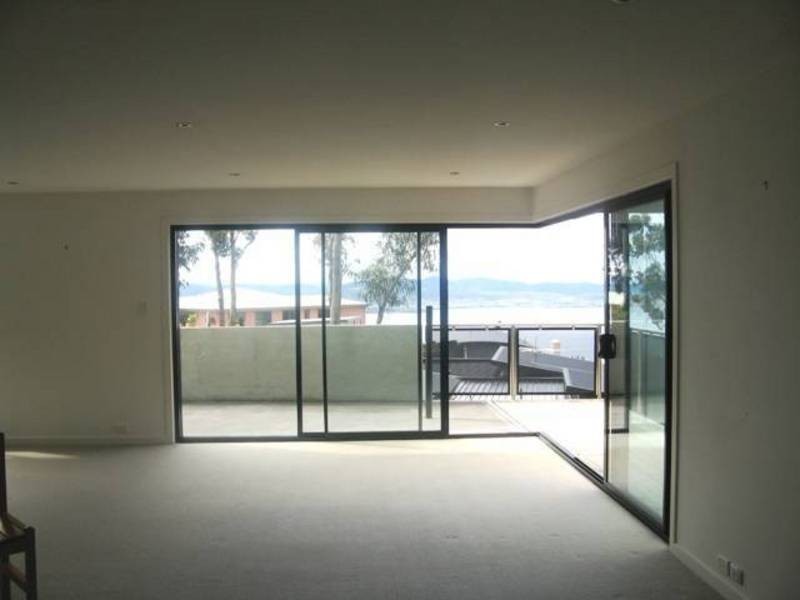 1/75 Hillcrest Road, Tolmans Hill TAS 7007