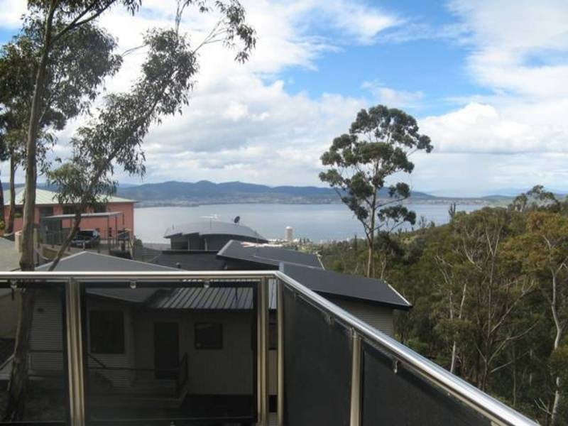 1/75 Hillcrest Road, Tolmans Hill TAS 7007