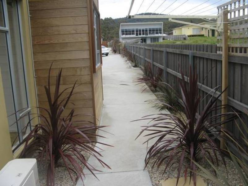 2/27 Staff Road, Electrona TAS 7054