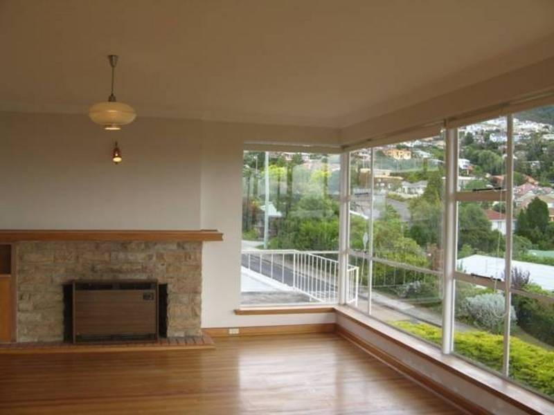 16 Wayne Avenue, Sandy Bay TAS 7005