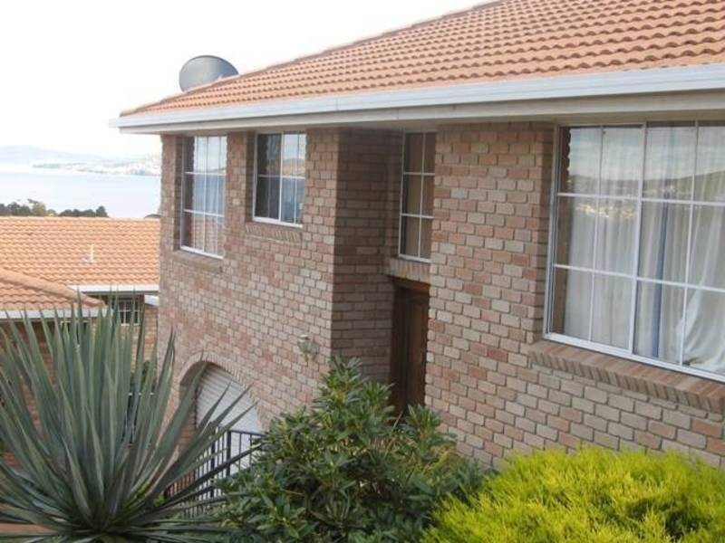 1/10 Beebo Place, Bellerive TAS 7018