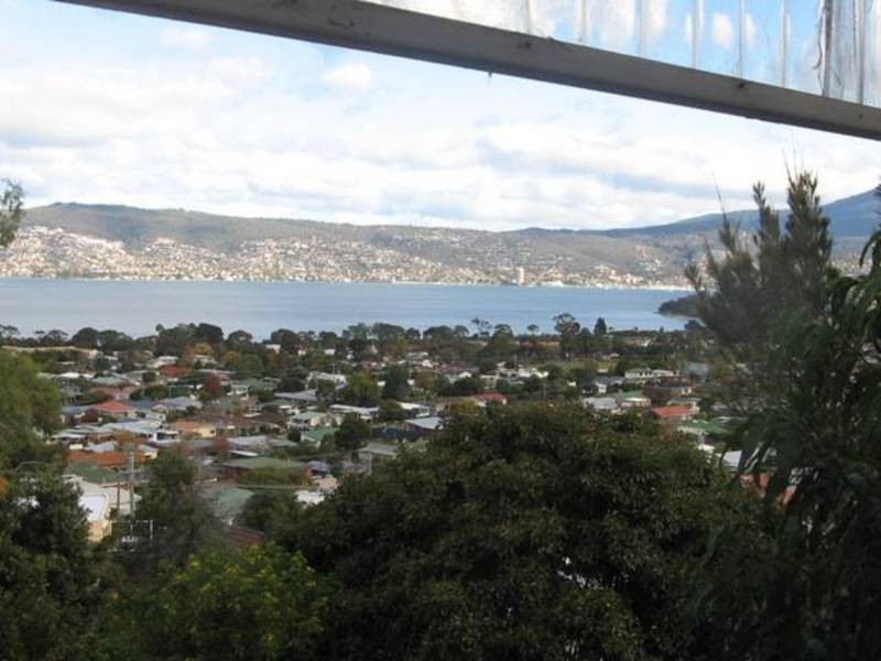 1/10 Beebo Place, Bellerive TAS 7018