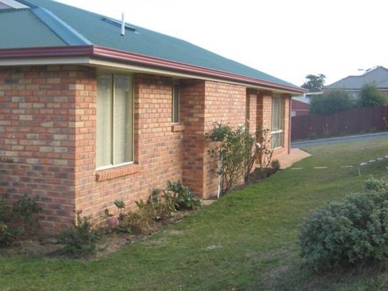 8 Rundle Avenue, Oakdowns TAS 7019