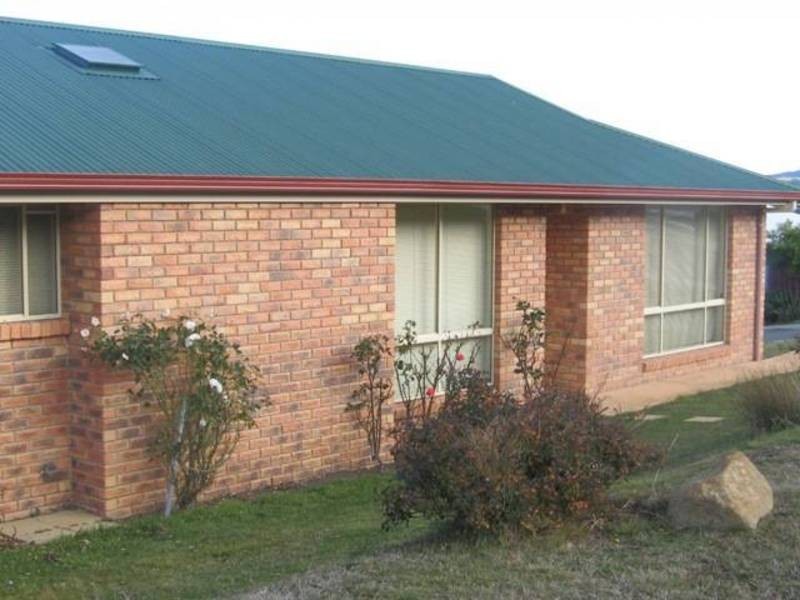 8 Rundle Avenue, Oakdowns TAS 7019