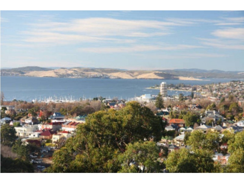 39 Liverpool Crescent, West Hobart TAS 7000