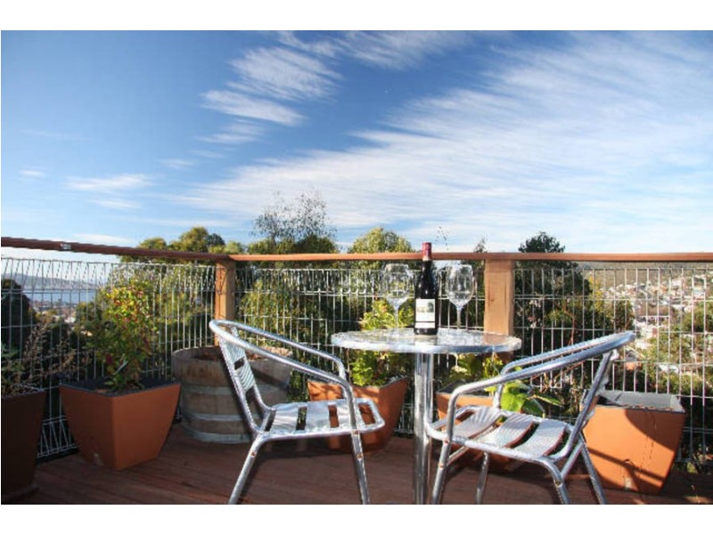 39 Liverpool Crescent, West Hobart TAS 7000