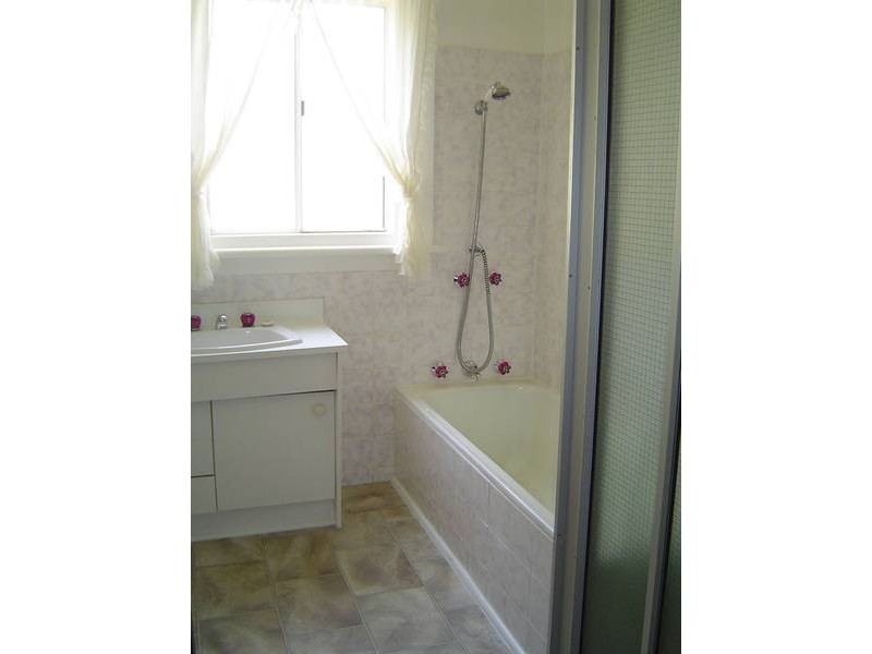 96 Gordons Hill Road, Lindisfarne TAS 7015