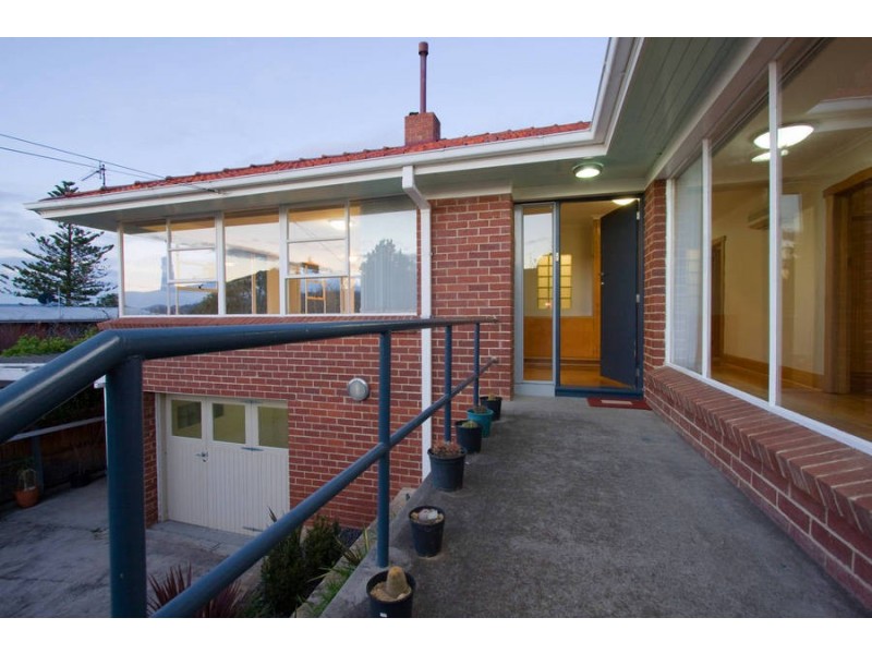 1A Joynton Street, New Town TAS 7008
