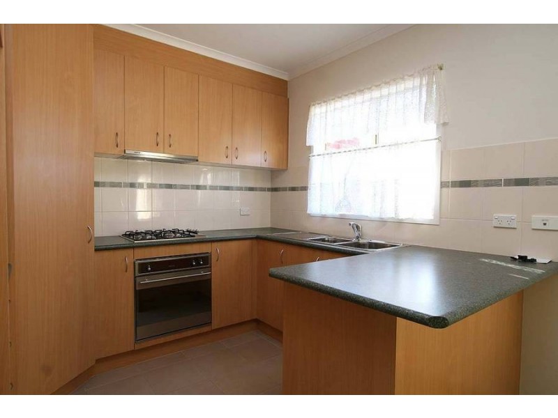 2/56 Roberts Street, Frankston VIC 3199