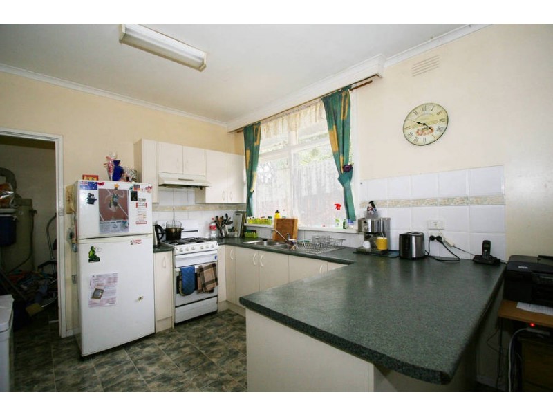 1 Kenilworth Avenue, Frankston VIC 3199