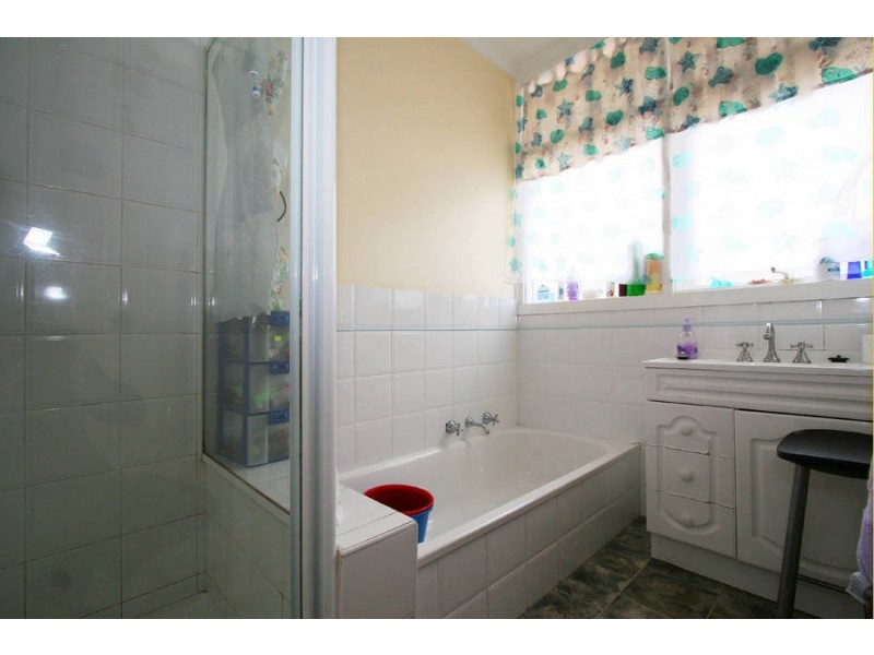 1 Kenilworth Avenue, Frankston VIC 3199