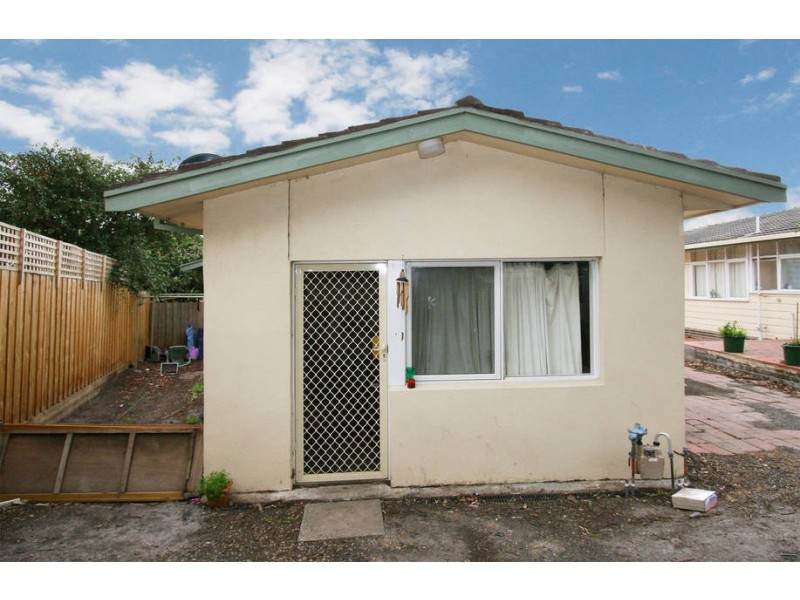 1 Kenilworth Avenue, Frankston VIC 3199