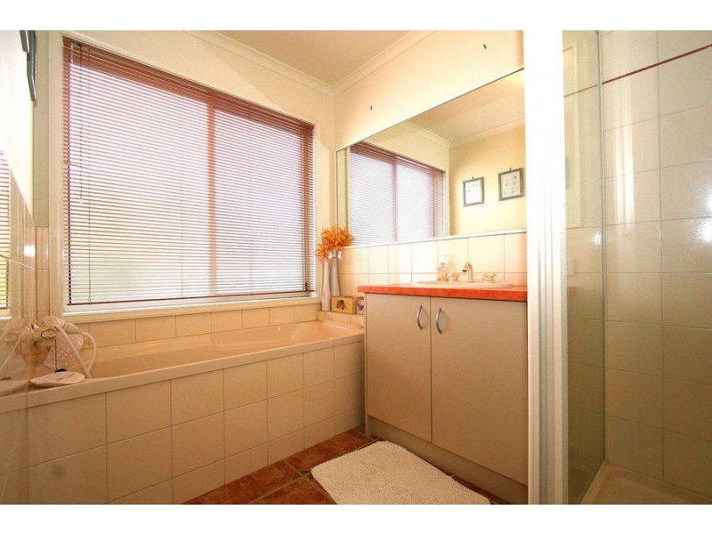 8 Castlehill Rise, Langwarrin VIC 3910