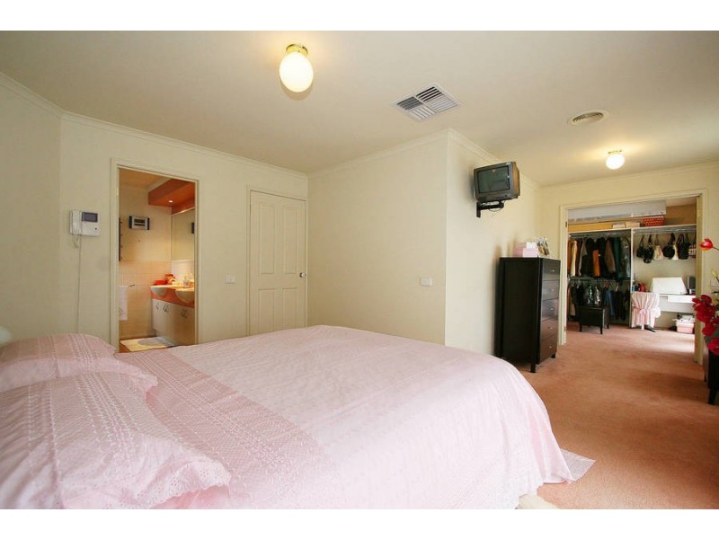 8 Castlehill Rise, Langwarrin VIC 3910