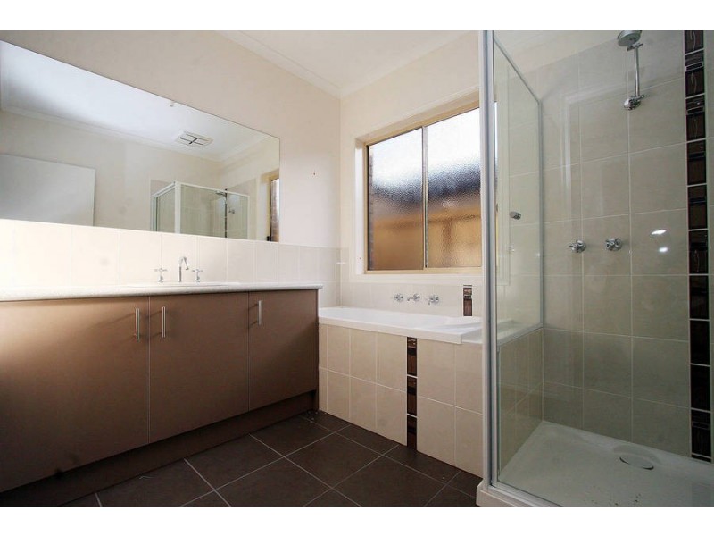 Cranbourne North VIC 3977