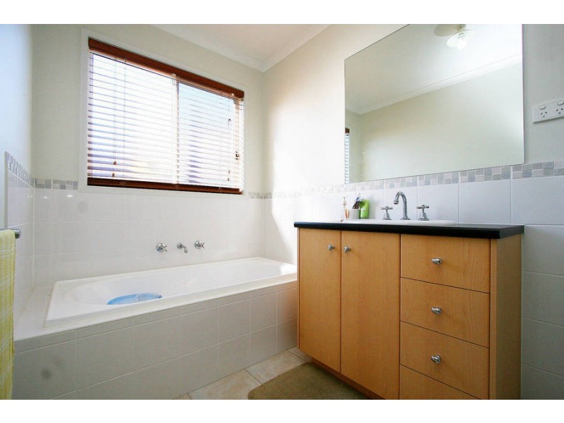 23 Ovata Place, Cranbourne VIC 3977