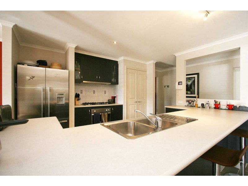 3 Barrine Court, Skye VIC 3977