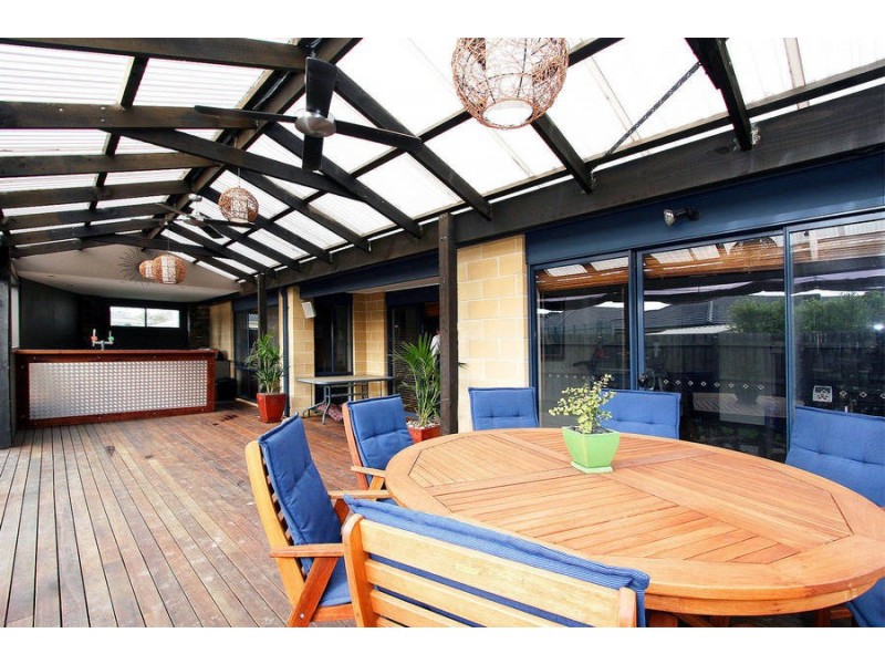 3 Barrine Court, Skye VIC 3977