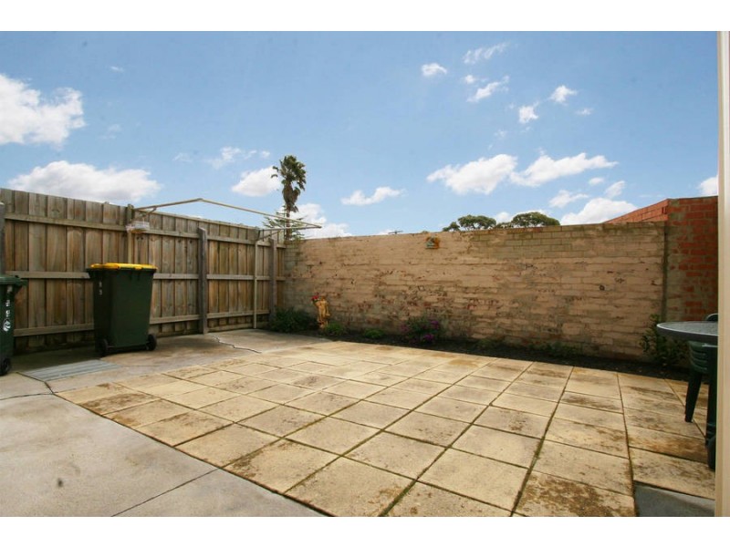 4/4 Barak Court, Frankston VIC 3199