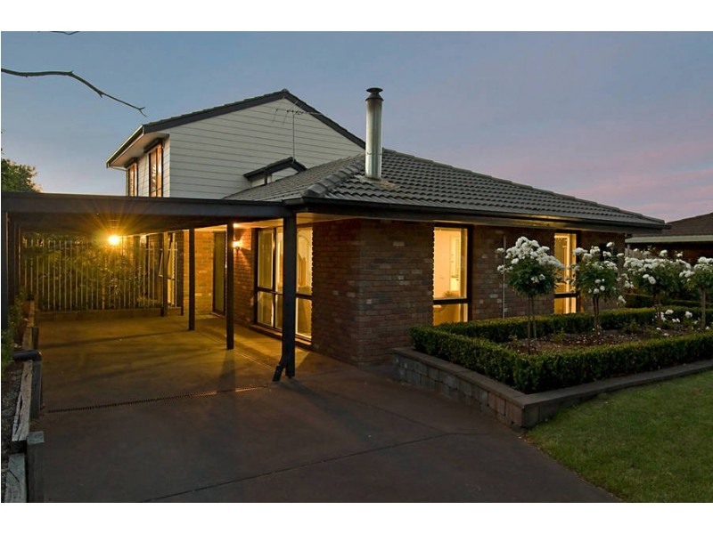 9 Dorchester Court, Frankston VIC 3199