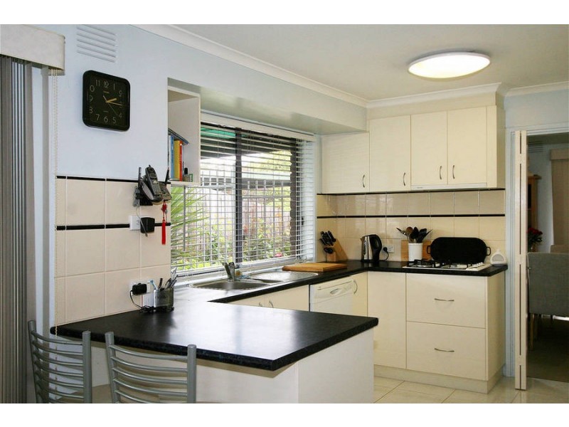 9 Dorchester Court, Frankston VIC 3199