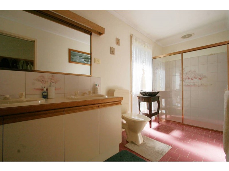 5 Murray Close, Frankston VIC 3199