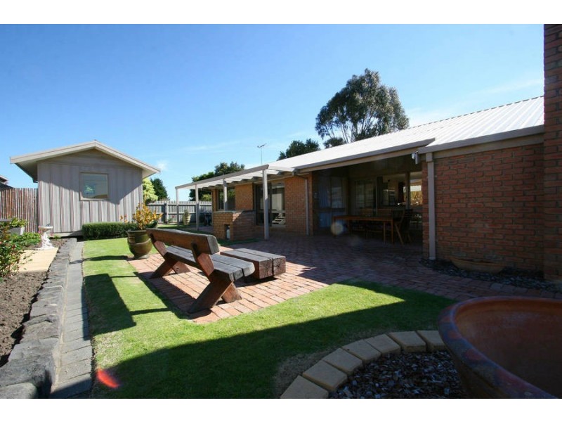 5 Murray Close, Frankston VIC 3199