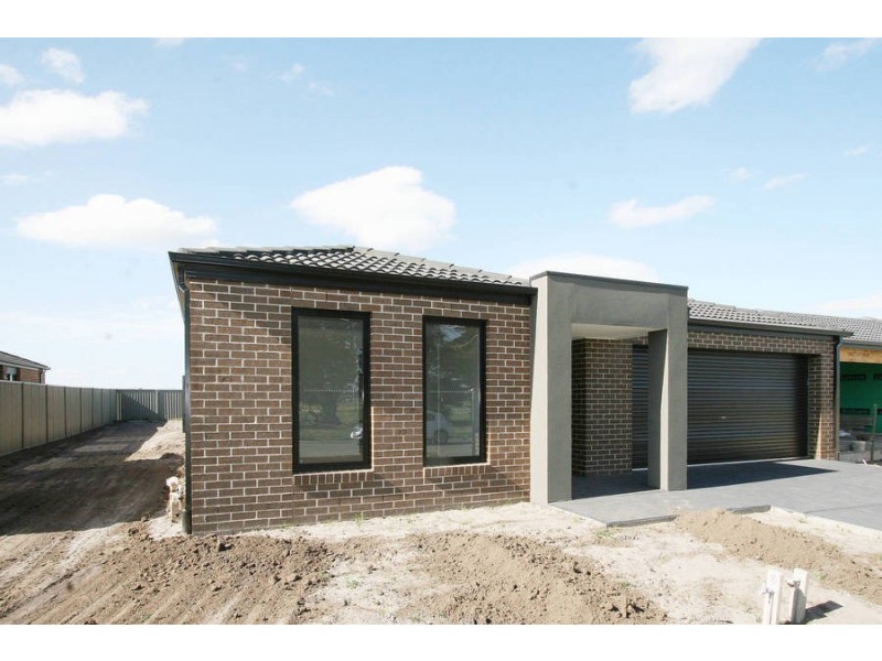 Lot/1243 Statesman Circuit, Cranbourne VIC 3977