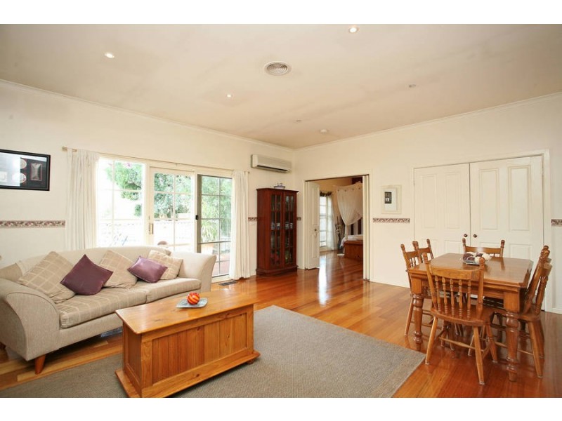 25 Stradbroke Avenue, Frankston South VIC 3199