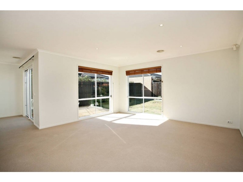 10 Vivi Court, Skye VIC 3977