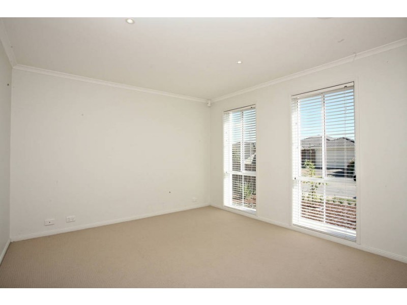 10 Vivi Court, Skye VIC 3977