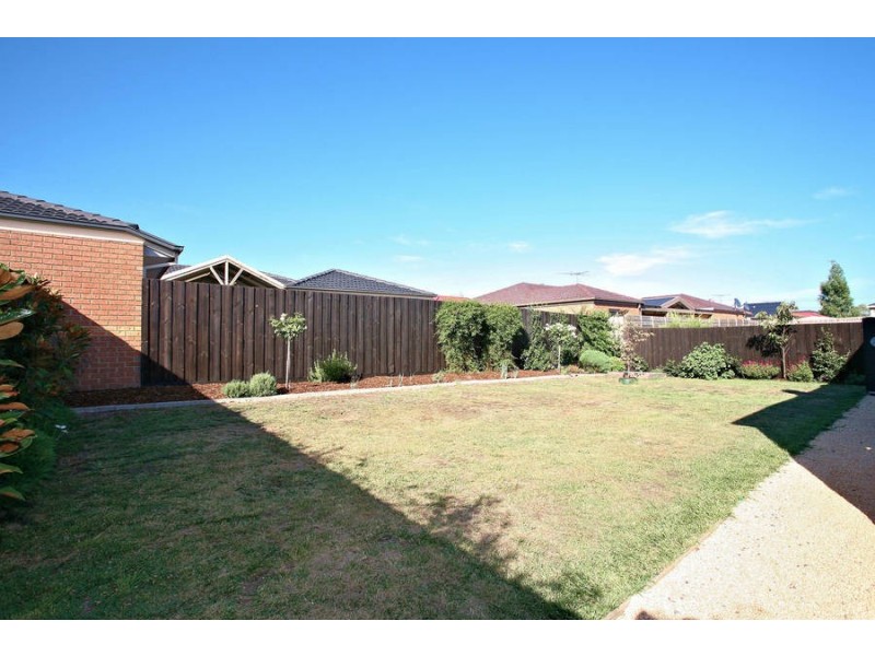 10 Vivi Court, Skye VIC 3977