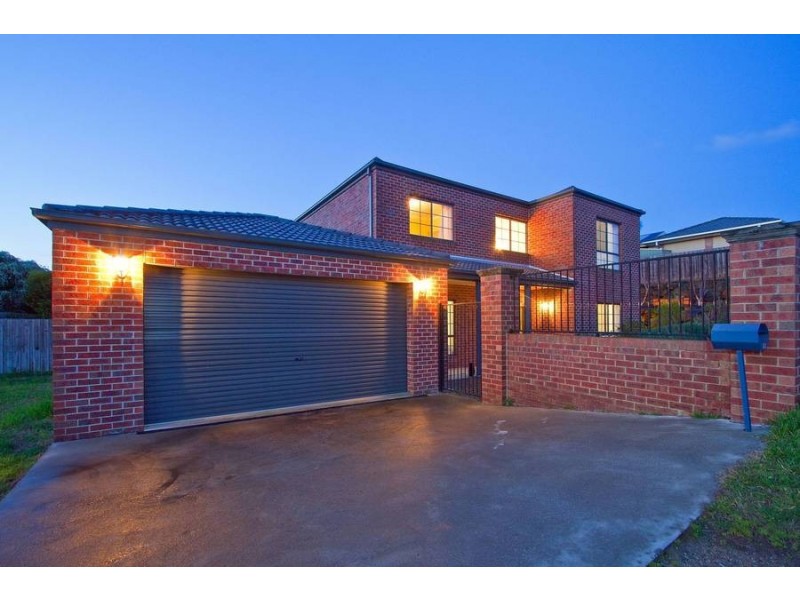 13 Grasswren Close, Langwarrin VIC 3910