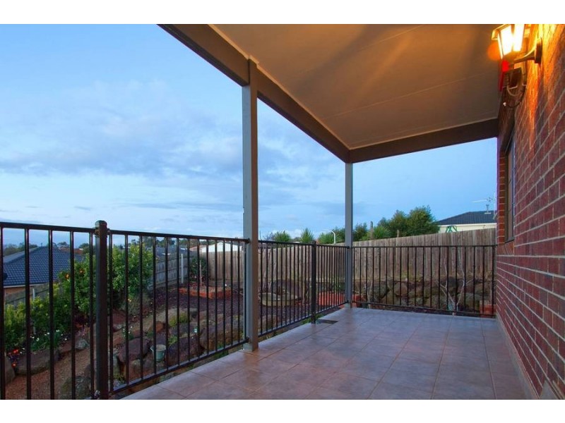 13 Grasswren Close, Langwarrin VIC 3910