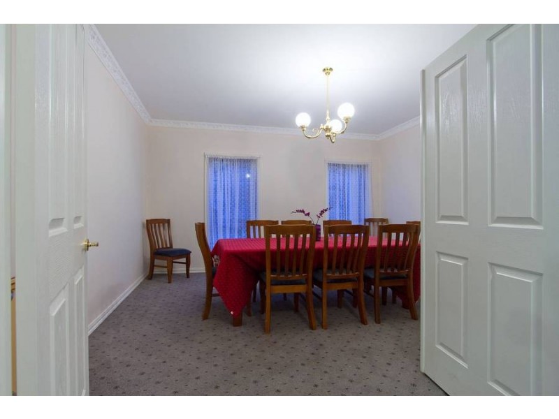 13 Grasswren Close, Langwarrin VIC 3910