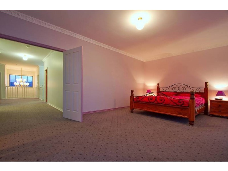 13 Grasswren Close, Langwarrin VIC 3910