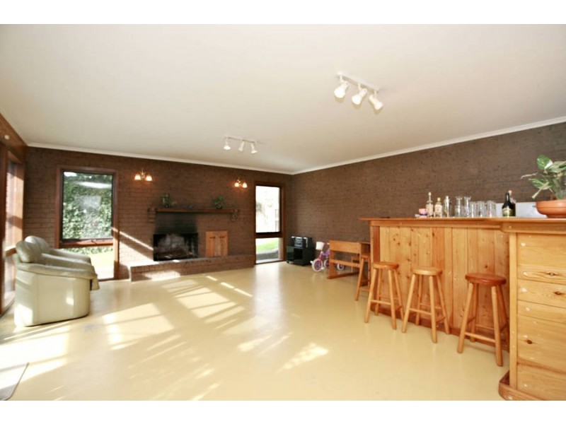 2 Ellesmere Court, Frankston VIC 3199