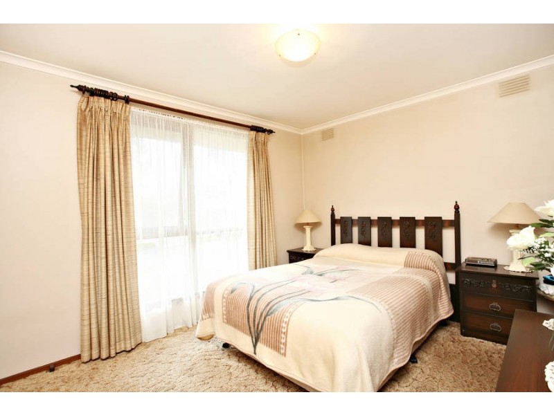 2 Ellesmere Court, Frankston VIC 3199