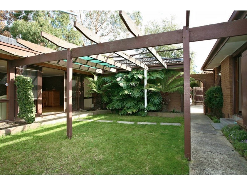 2 Ellesmere Court, Frankston VIC 3199