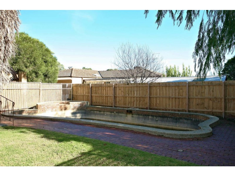 17 Wangarra Road, Frankston VIC 3199